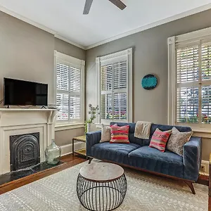 https://new-listing-centrally-located-in-historic-savannah.top-hotels-in-savannah.com