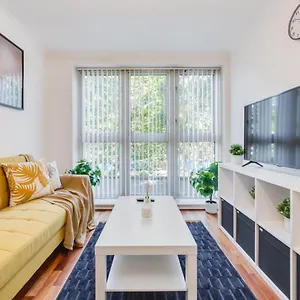 https://apt-luxury-1-bed-canary-wharf-limehouse.brighton-hotels-england.com